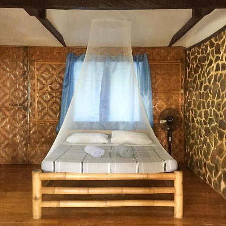 Beach House Resort And Dive Center 맘바자오 외부 사진