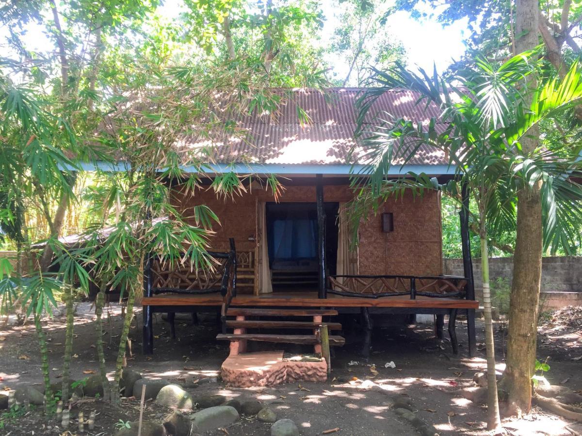 Beach House Resort And Dive Center 맘바자오 외부 사진