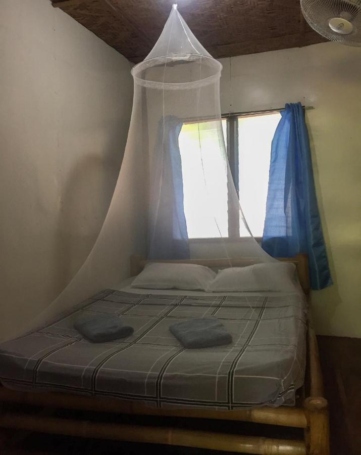 Beach House Resort And Dive Center 맘바자오 외부 사진