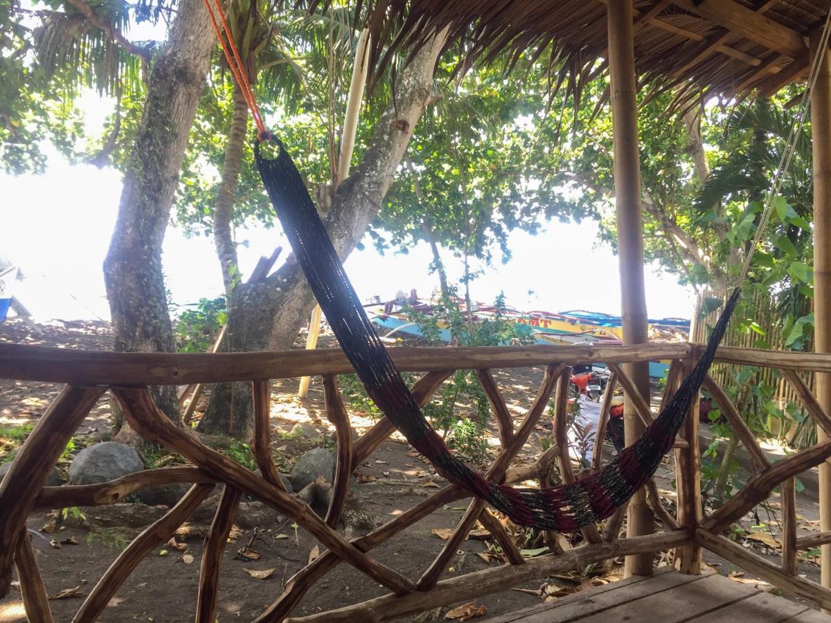 Beach House Resort And Dive Center 맘바자오 외부 사진
