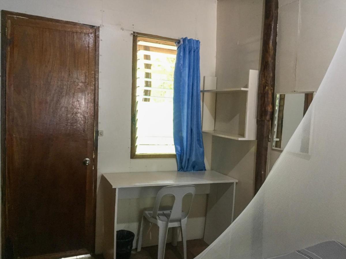 Beach House Resort And Dive Center 맘바자오 외부 사진