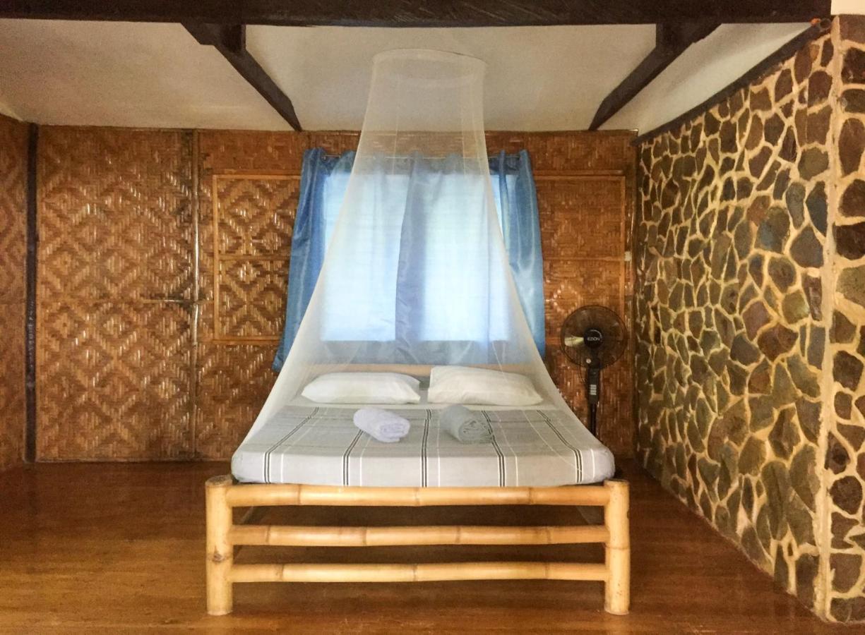 Beach House Resort And Dive Center 맘바자오 외부 사진