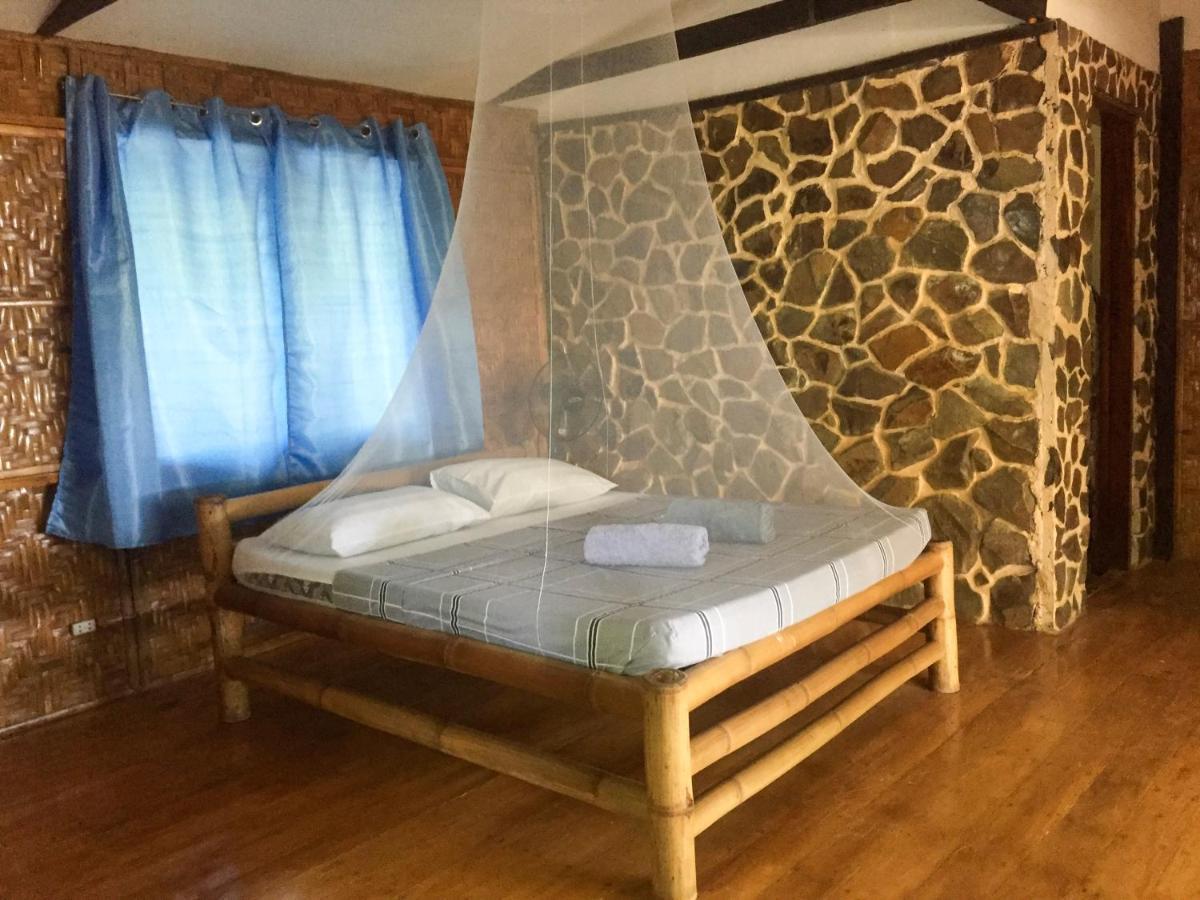 Beach House Resort And Dive Center 맘바자오 외부 사진