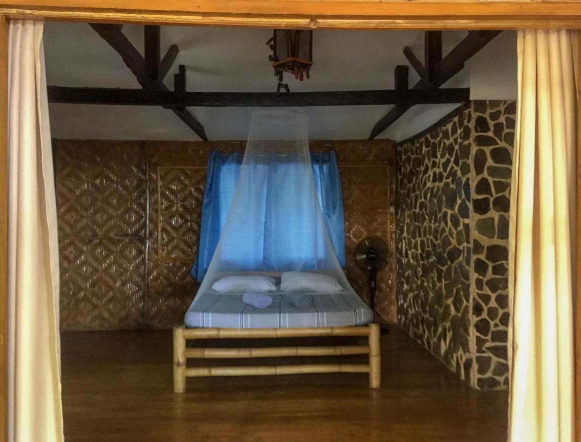 Beach House Resort And Dive Center 맘바자오 외부 사진